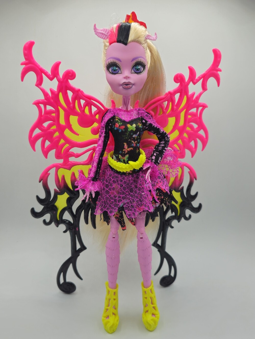Monster High Bonita Femur Freaky Fusion Doll With Wings Passport And Brush